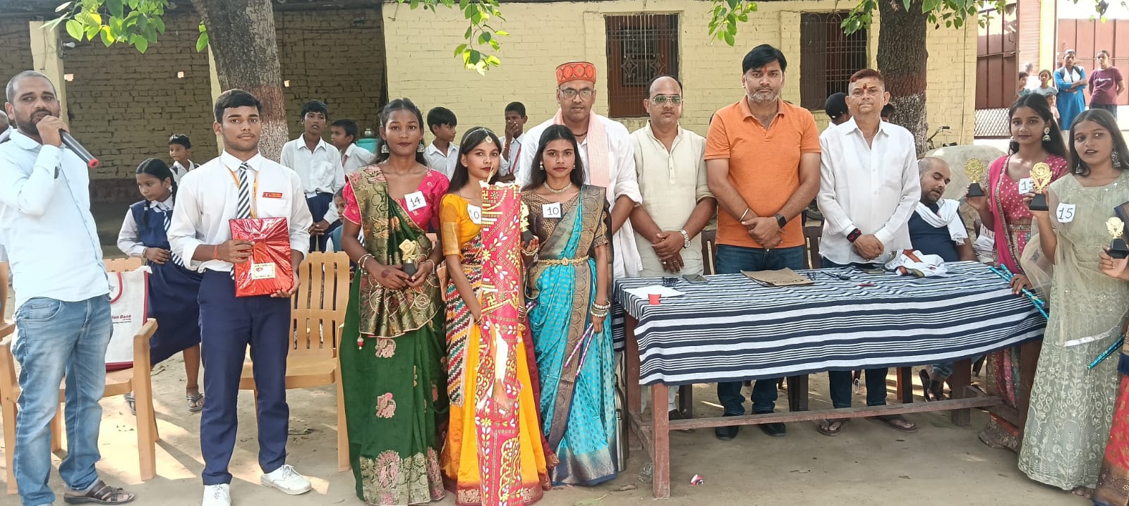 किसान पूर्व माध्यमिक विद्यालय में डांडिया की धूम, बच्चों की प्रस्तुति ने मोहा मन…